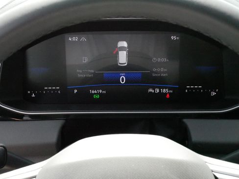 Certified 2026 Volkswagen Jetta SE FWD image 21
