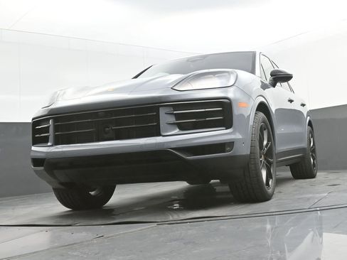 New 2026 Porsche Cayenne image 28