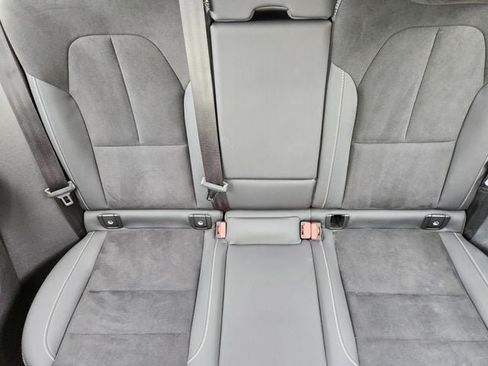 Certified 2025 Volvo XC40 B5 Plus AWD/4WD image 16
