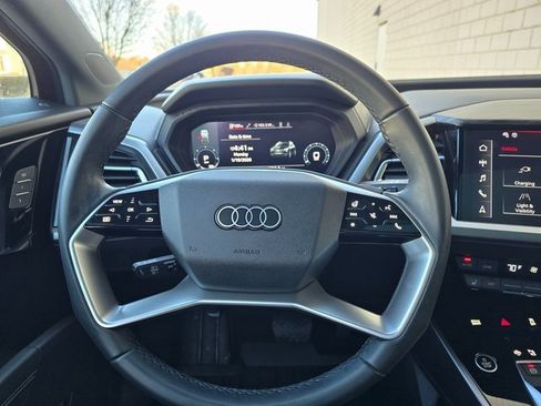 Used 2024 Audi Q4 e-tron Premium Plus image 21