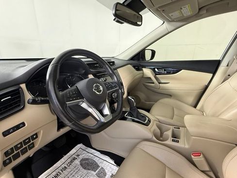 Used 2018 Nissan Rogue SL w/ Premium Package FWD image 18