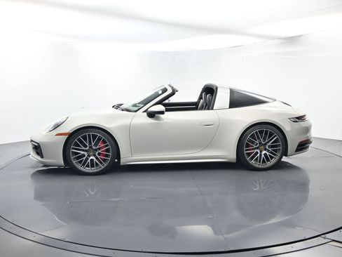 Certified 2021 Porsche 911 Targa 4S image 2