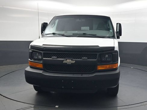 Used 2016 Chevrolet Express 2500 RWD image 12