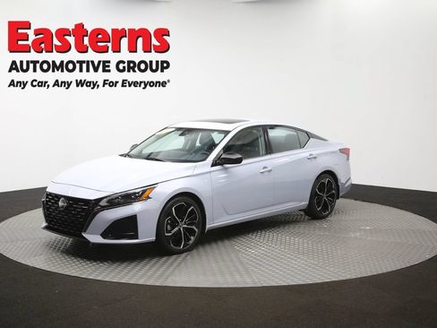 Used 2023 Nissan Altima 2.5 SR w/ SR Premium Package FWD image 57
