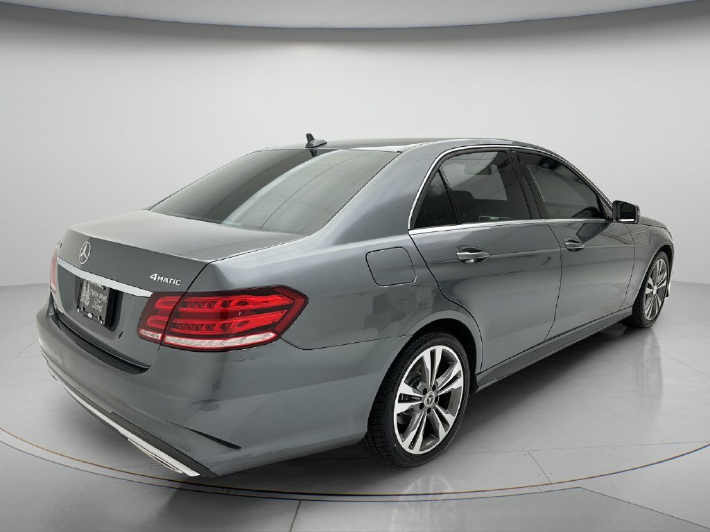 Used 2016 Mercedes-Benz E 350 4MATIC Sedan image 5
