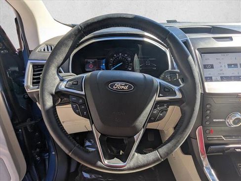 Used 2020 Ford Edge Titanium image 15