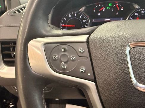 Used 2024 GMC Terrain SLT image 31