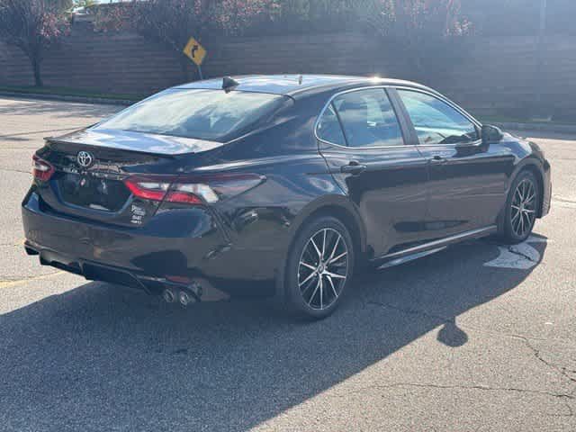 Used 2022 Toyota Camry SE AWD/4WD image 4