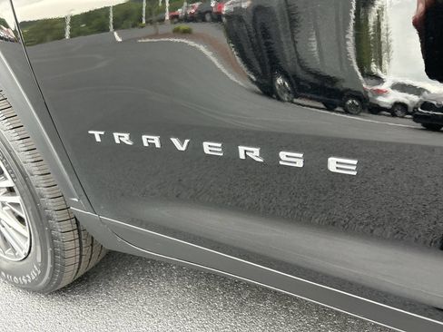 Used 2026 Chevrolet Traverse LT AWD/4WD image 11