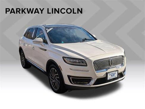 Used 2019 Lincoln Nautilus Reserve image 3