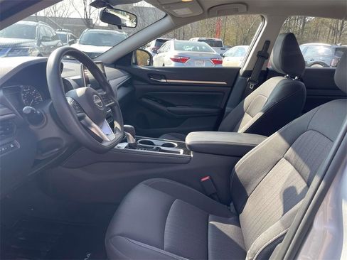 Used 2023 Nissan Altima 2.5 SV image 15