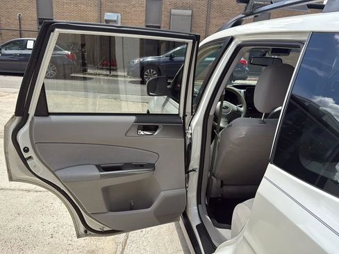 Used 2013 Subaru Forester 2.5X Premium AWD/4WD image 17