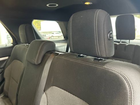 Used 2017 Ford Explorer XLT image 10