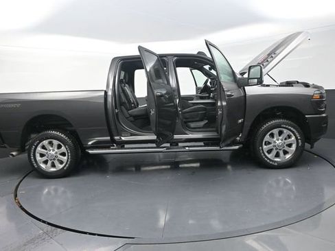 New 2026 RAM 2500 Laramie w/ Sport Appearance Package AWD/4WD image 37