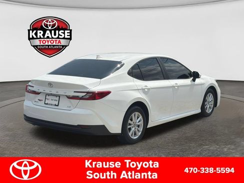 Used 2025 Toyota Camry LE FWD image 5