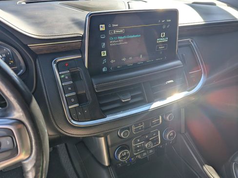 Used 2022 Chevrolet Suburban Premier AWD/4WD image 24