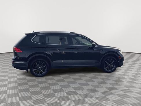 Used 2022 Volkswagen Tiguan SE image 9