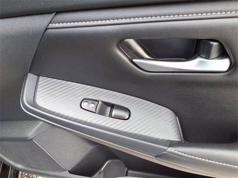 Used 2025 Nissan Sentra SV image 24