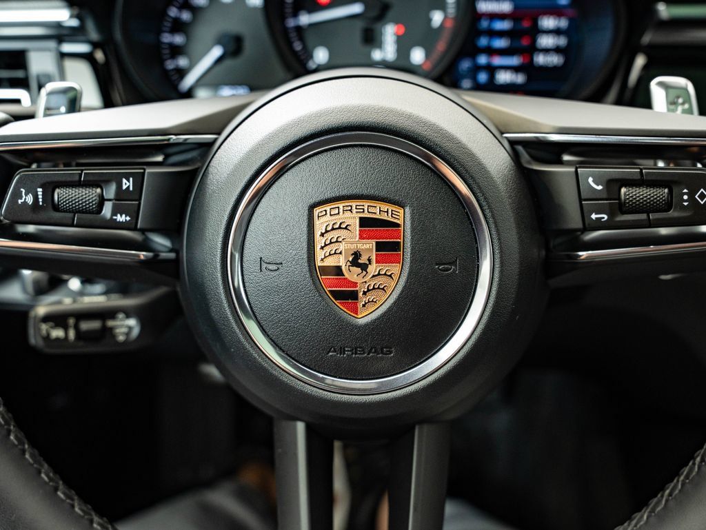 Certified 2026 Porsche Macan AWD/4WD image 27
