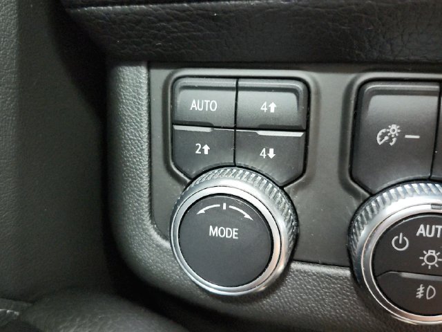 Used 2023 GMC Yukon Denali w/ LPO, Floor Liner Package AWD/4WD image 28