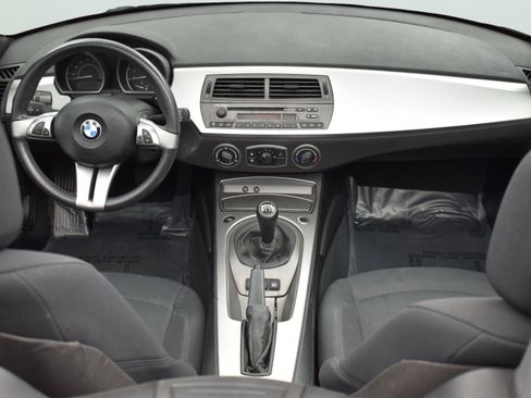 Used 2004 BMW Z4 2.5i RWD image 33