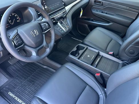 Used 2026 Honda Odyssey EX-L image 3