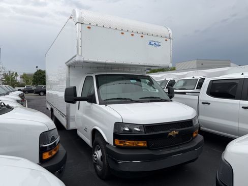 New 2026 Chevrolet Express 4500 w/ Power Convenience Package RWD image 2