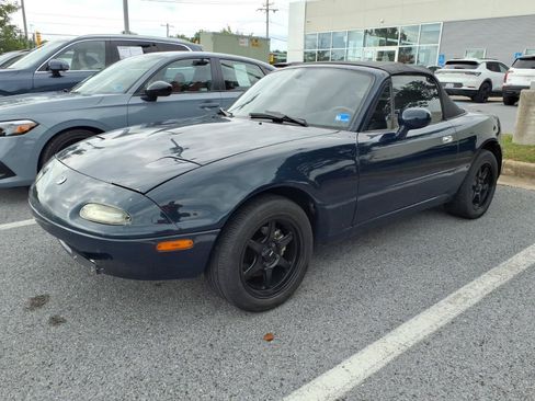 Used 1997 MAZDA MX-5 Miata RWD image 3