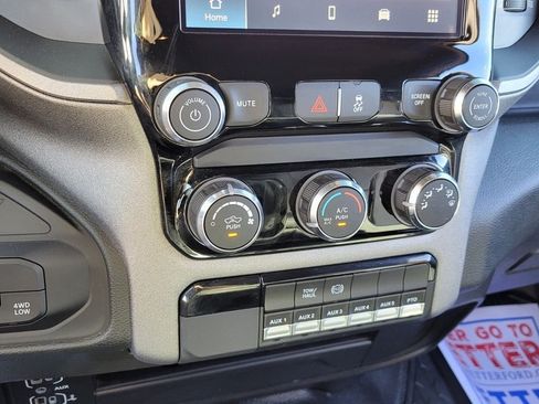 Used 2025 RAM 3500 Tradesman w/ Chrome Appearance Group AWD/4WD image 20