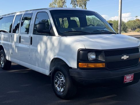 Used 2005 Chevrolet Express 3500 Extended Passenger RWD image 7