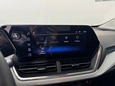 Used 2025 Chevrolet Trax LT w/ LT Convenience Package FWD image 21