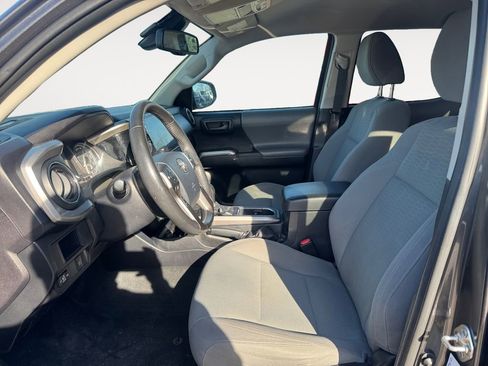 Used 2019 Toyota Tacoma SR5 image 9