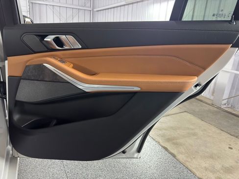 Used 2024 BMW X7 xDrive40i w/ Premium Package image 53