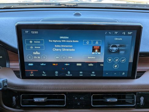 Used 2022 Lincoln Nautilus Reserve image 18