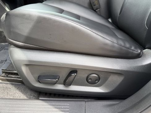 Used 2023 Nissan Rogue SV w/ SV Premium B Package image 19