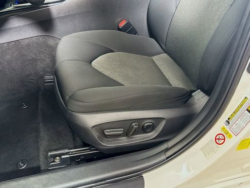 Used 2018 Toyota Camry LE FWD image 17