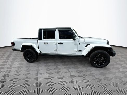 Used 2025 Jeep Gladiator Sport AWD/4WD image 5