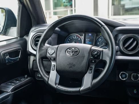 Used 2021 Toyota Tacoma TRD Off-Road w/ Technology Package image 13