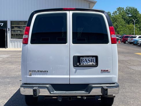 Used 2019 GMC Savana 2500 w/ Driver Convenience Package RWD image 9