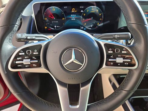 Used 2021 Mercedes-Benz GLB 250 image 25