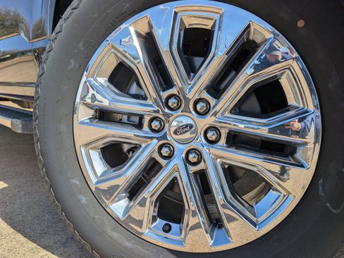 Used 2025 Ford F150 Lariat w/ Equipment Group 502A High image 7