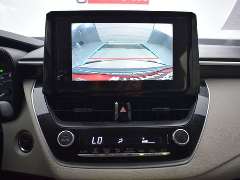 Used 2025 Toyota Corolla LE w/ Convenience Package FWD image 15