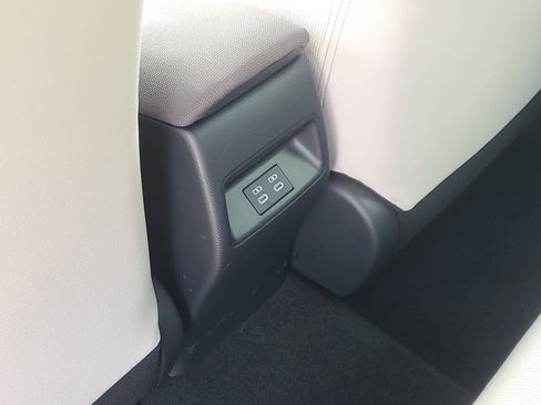 Used 2024 Toyota Corolla LE image 11