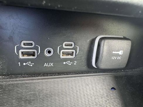 Used 2022 Jeep Grand Cherokee Laredo w/ Luxury Tech Group I image 21