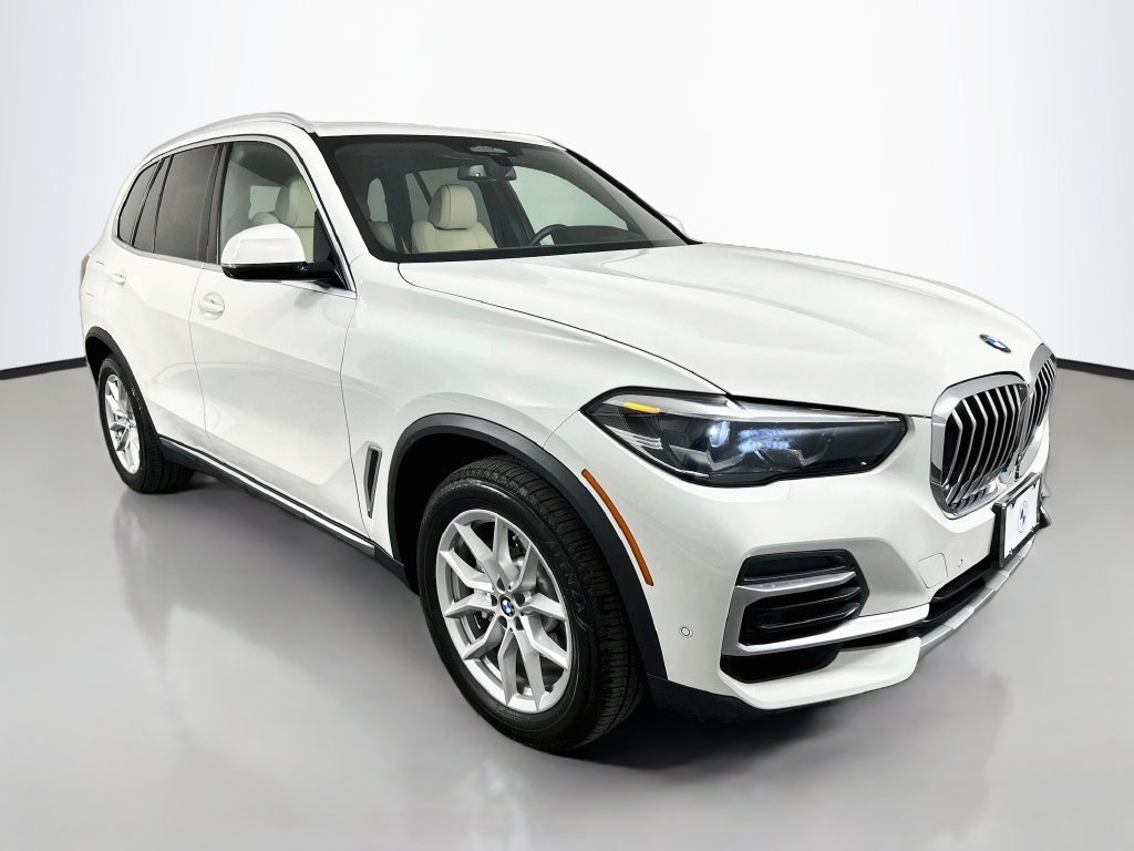 Used 2022 BMW X5 xDrive40i AWD/4WD image 3