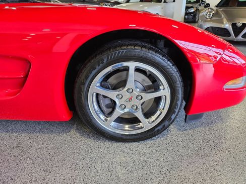 Used 2002 Chevrolet Corvette Convertible w/ Preferred Equipment Group2 RWD image 11