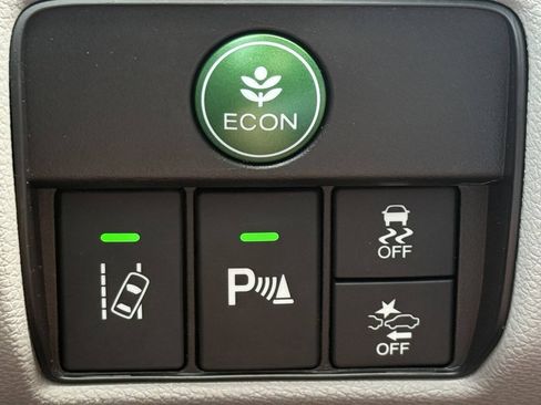 Used 2016 Honda Accord Touring image 17