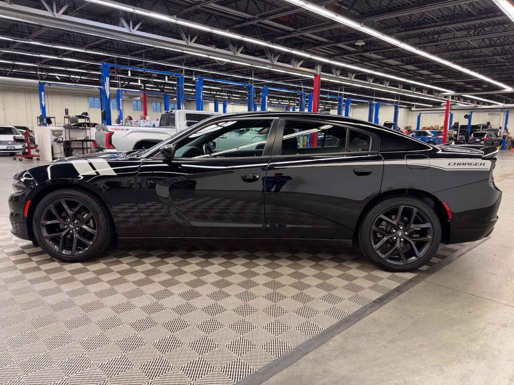 Used 2023 Dodge Charger SXT w/ Blacktop Package RWD image 4