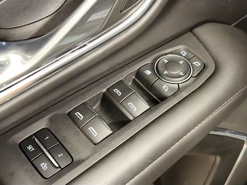 Used 2023 Chevrolet Tahoe High Country AWD/4WD image 19