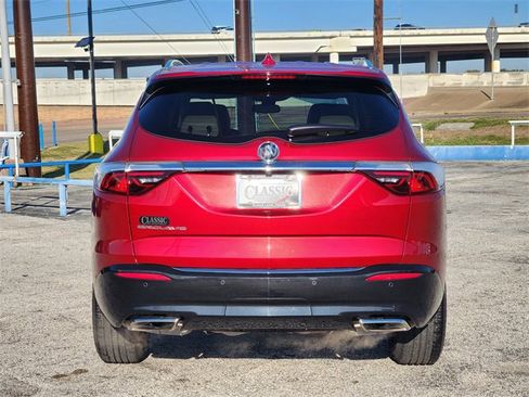 Used 2022 Buick Enclave Essence image 6